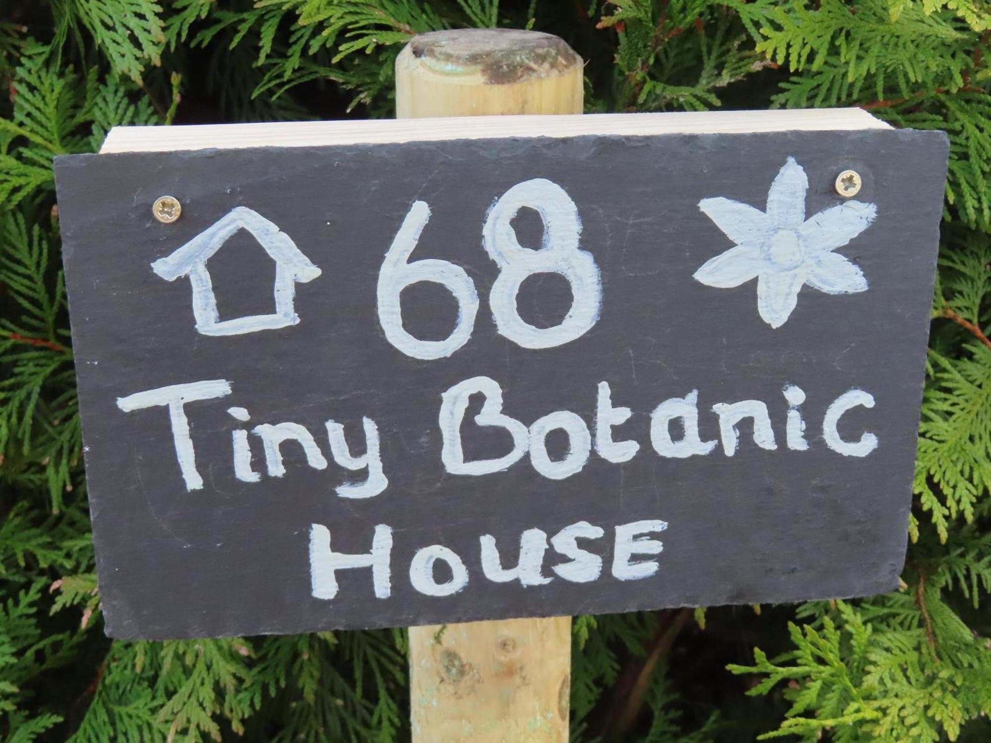 Tiny Botanic House Villa Tzummarum Exterior photo